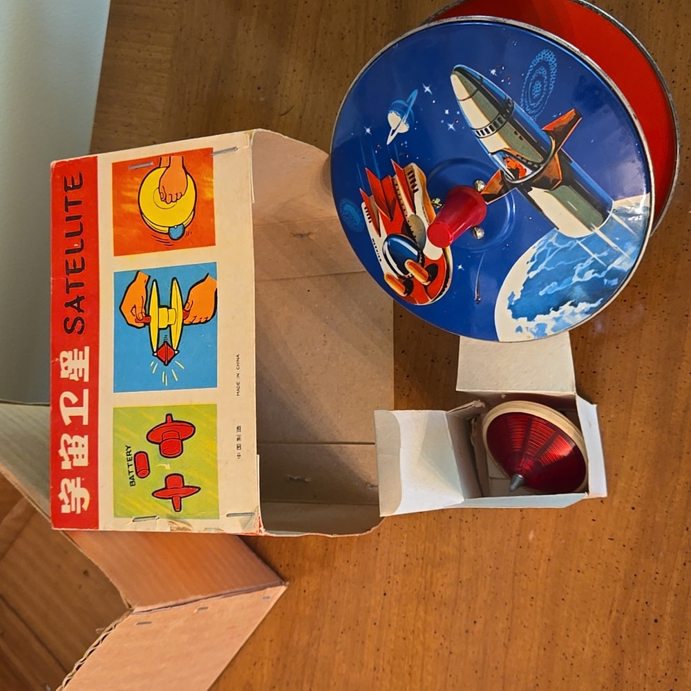Vintage Mystery Action Satellite Tin Toy in original box - Picture 4 of 13